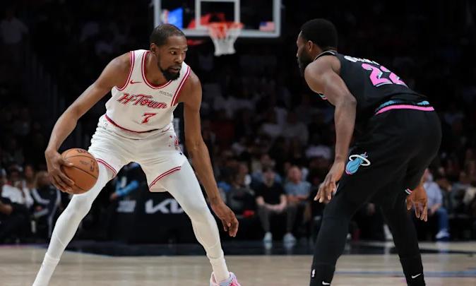 九游官网真人-狂胜28分，又24分大胜！NBA最神奇队伍诞生，老詹要冲击第5冠