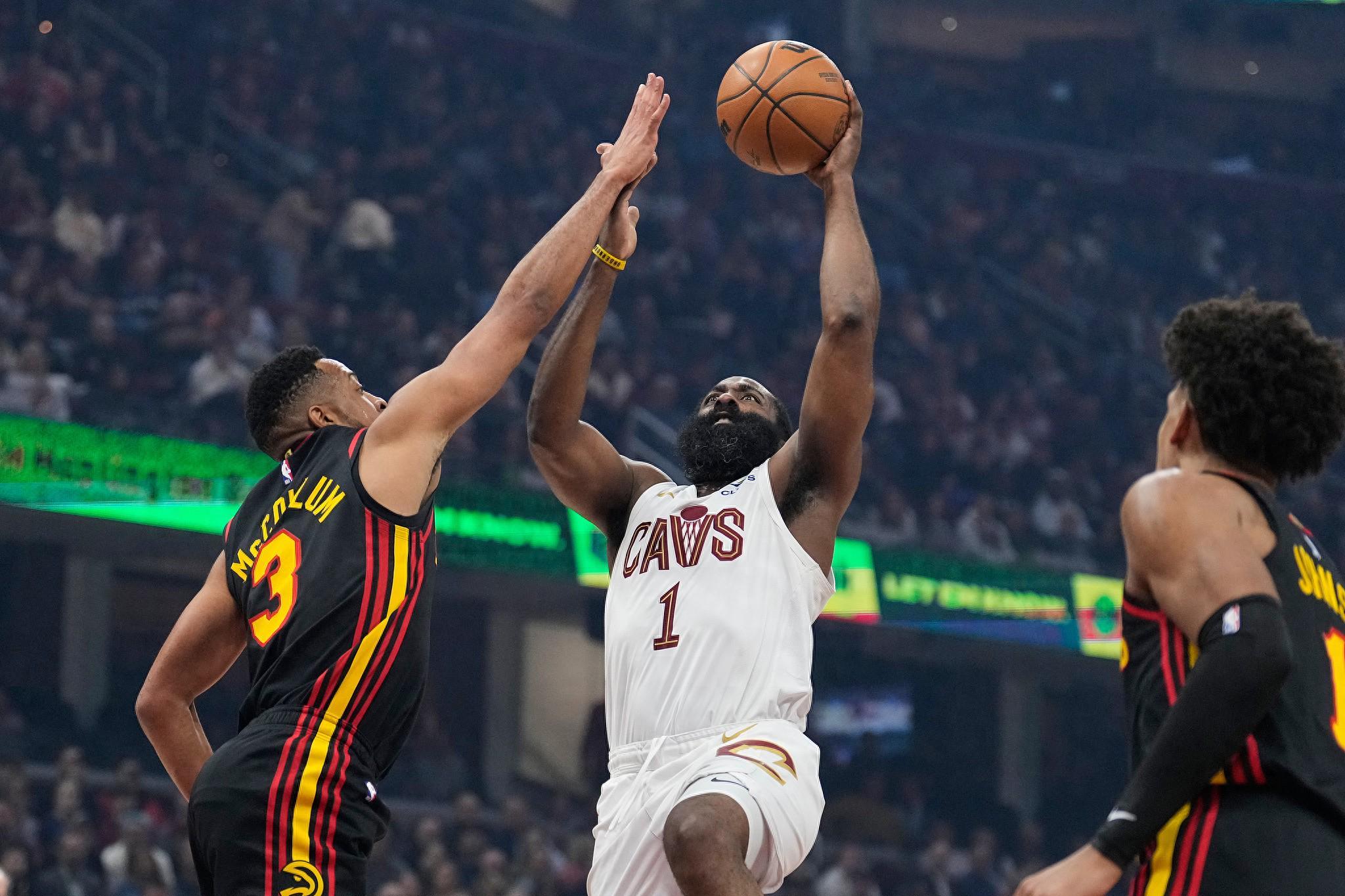 九游体育app官网下载-哈登21+5+4，骑士擒鹰12战10胜！3人20+搅局东部排名仍手握主动权